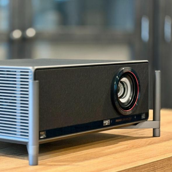 How Good is the TITAN Projector? Full Review of this XGIMI 4K Movie Projector